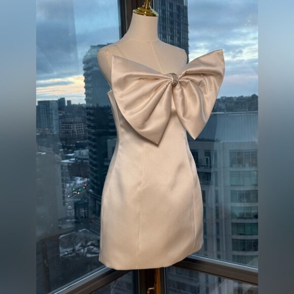 🆕 BRONX & BANCO 🧿 NWOT Evie White Strapless Bow Mini Dress, Sz L US 8 - Picture 6 of 16